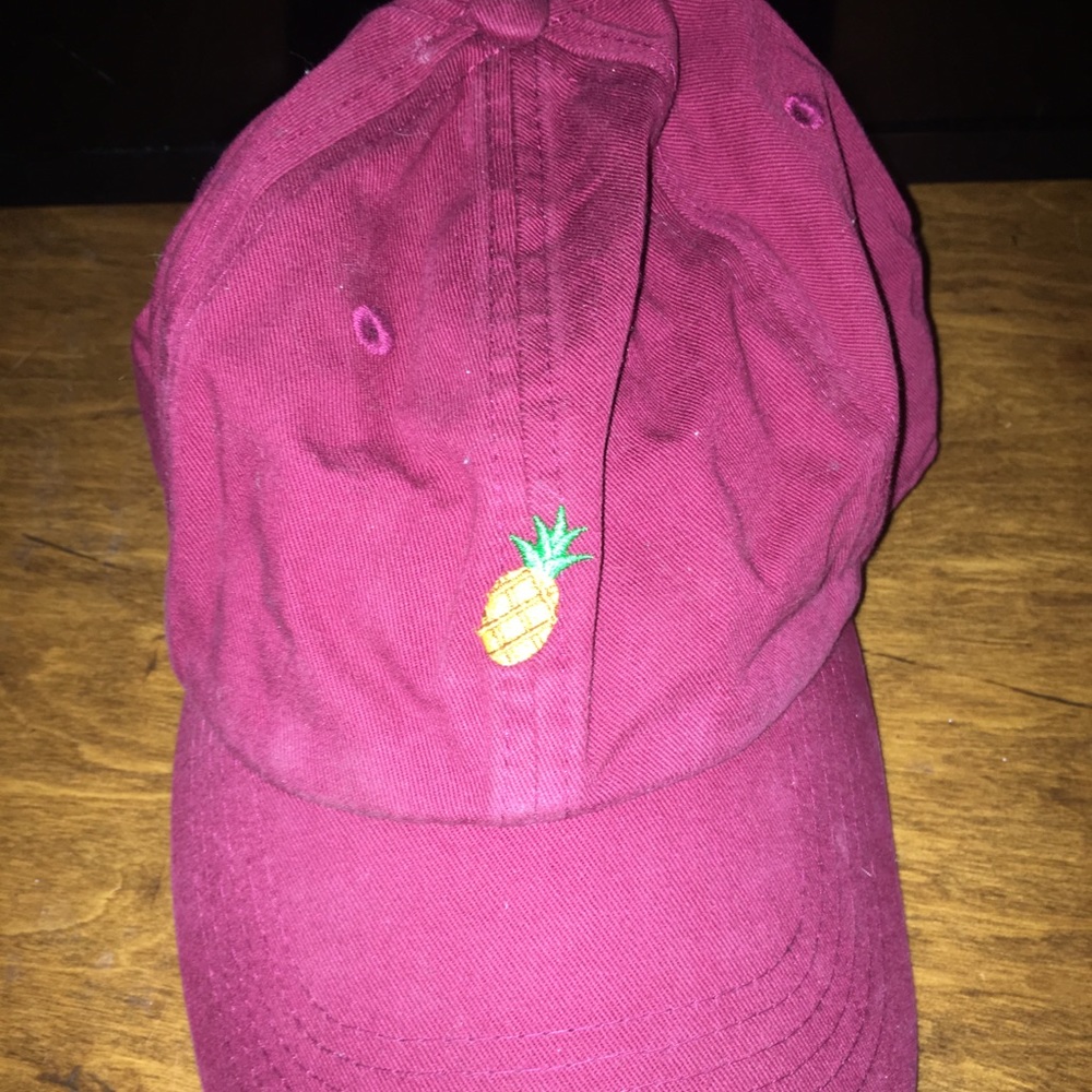 Maroon pineapple hat 🧢